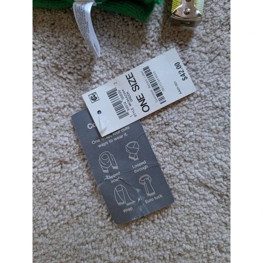 On 34th Green Winter Scarf NWT MC9542304 Women One Size Ribbed Knit